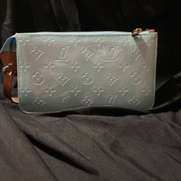 LOUIS VUITTON Vernis Lexington Pochette - Picture 2 of 7